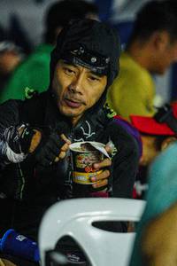 BIB: 1000
                            <button type="button" onclick="openModal(22307020)" class="btn btn-primary btn-sm float-right btn-popup" data-toggle="modal" data-target=".modal-high-quality">
                        <i class="fas fa-shopping-cart"></i> Add to Cart
                    </button>
                                            <button type="button" onclick="isThisMe(22307020, true)" class="btn btn-success btn-sm float-right btn-popup btn-isme hidden" data-toggle="tooltip" data-placement="bottom" title="นี่คือรูปของคุณใช่ไหม คลิกที่นี่เพื่อเอาเข้าอัลบั้ม">
                        <i class="fas fa-plus"></i> Add to album
                    </button>
                    <button type="button" onclick="isThisMe(22307020, false)" class="btn btn-warning btn-sm float-right btn-popup btn-isnotme hidden">
                        <i class="fas fa-ban"></i> Remove from album
                    </button>